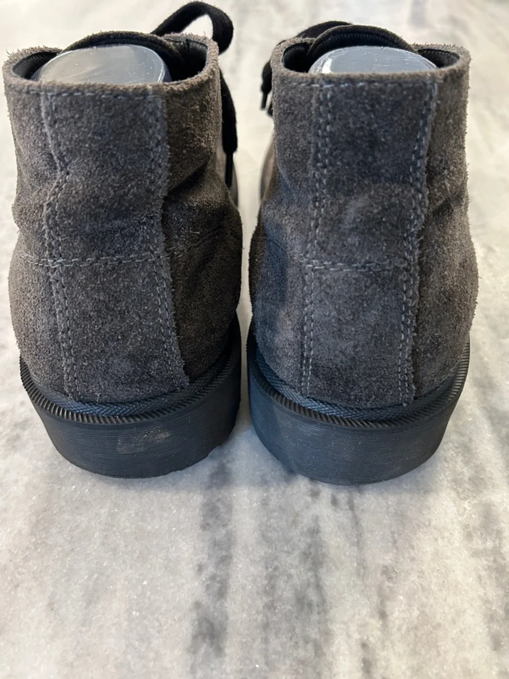Frye & Co Men's Bowery Chukka Boots sz 10.5 Grey Suede